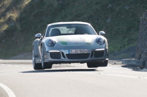 Video: Peugeot 205 Rallye and Porsche 911 R: Spiritually Similar