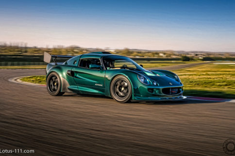 Video: Lotus Exige Versus Ferrari 599 GTO In The Rain