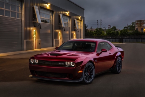 2018-Dodge-Challenger-SRT-Hellcat-Widebody-01