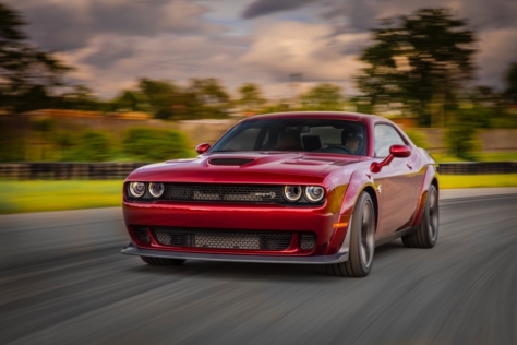 2018-Dodge-Challenger-SRT-Hellcat-Widebody-03