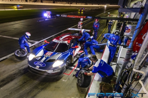 ford-gt-wins-2018-rolex-24-25_08035_39909223262_o