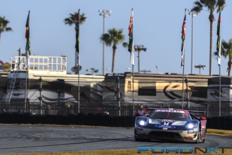 ford-gt-wins-2018-rolex-24-25_10360_39050042335_o