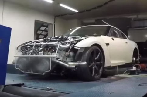 GTR World War! Alpha Logic Resets GTR World Record In Bahrain
