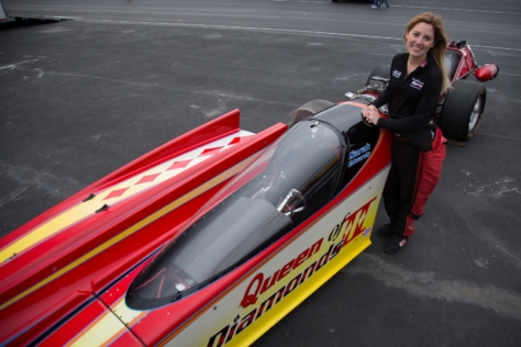 qa-queen-diamond-ii-jet-car-pilot-sarah-edwards-2018-02-01_17-21-57_791390