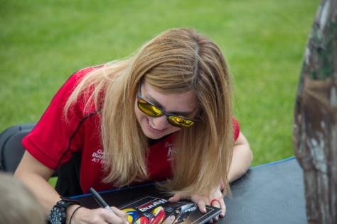 qa-queen-diamond-ii-jet-car-pilot-sarah-edwards-2018-02-01_17-29-36_180084