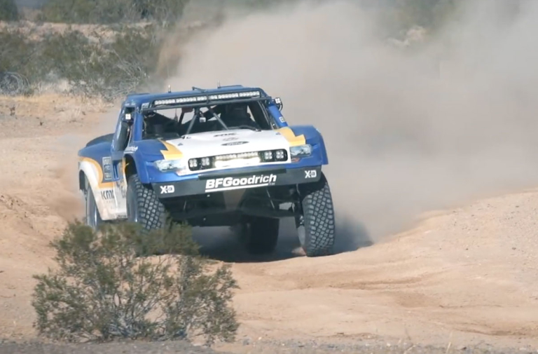 Video: Parker 425 With Sourapas Motorsports