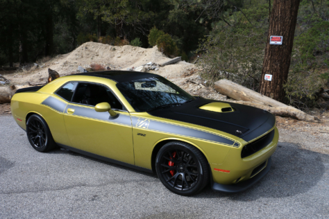 at-speed-with-the-challenger-srt-hellcat-widebody-and-durango-srt-2018-03-16_18-32-11_981928