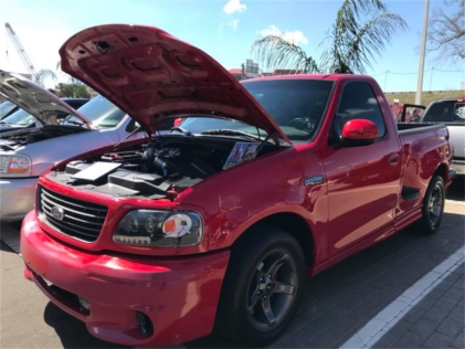 the-svt-lightning-draws-fans-from-all-over-to-orlando-2018-02-27_21-08-19_329880
