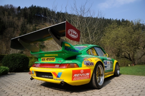 Video: 650-HP Porsche "993 GT2" Hillclimbing in Italy