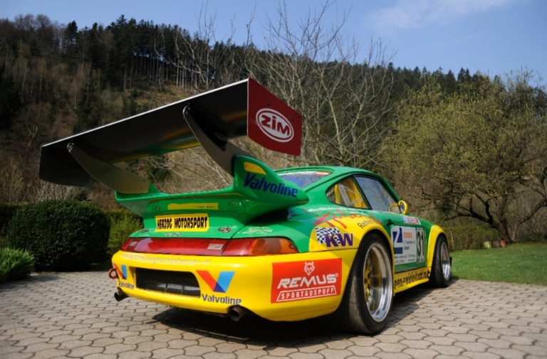 Video: 650-HP Porsche "993 GT2" Hillclimbing in Italy