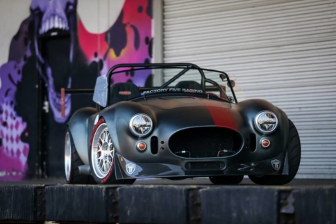 Video: Factory Five Cobra Makes A Violent Impression On TheHoonigans