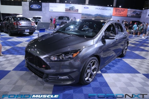 a-blue-oval-bonanza-at-barrett-jackson-in-west-palm-beach-2018-04-22_04-36-15_626315