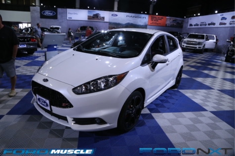 a-blue-oval-bonanza-at-barrett-jackson-in-west-palm-beach-2018-04-22_04-36-37_557071