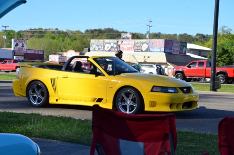 fords-take-over-the-strip-at-the-pigeon-forge-rod-run-2018-04-23_23-50-42_438944