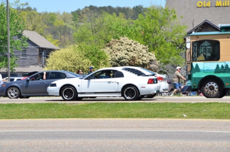 fords-take-over-the-strip-at-the-pigeon-forge-rod-run-2018-04-23_23-55-22_565782