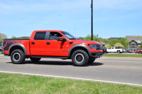 fords-take-over-the-strip-at-the-pigeon-forge-rod-run-2018-04-23_23-57-38_183841