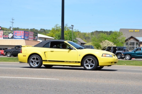 fords-take-over-the-strip-at-the-pigeon-forge-rod-run-2018-04-23_23-57-48_115408