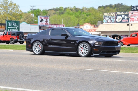 fords-take-over-the-strip-at-the-pigeon-forge-rod-run-2018-04-23_23-59-05_802027