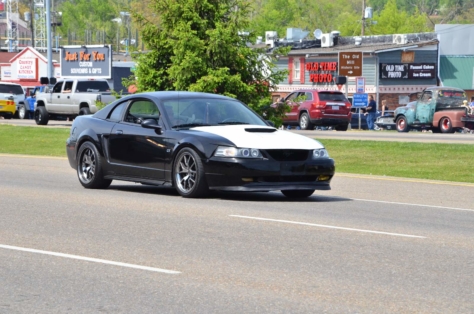 fords-take-over-the-strip-at-the-pigeon-forge-rod-run-2018-04-23_23-59-27_949552