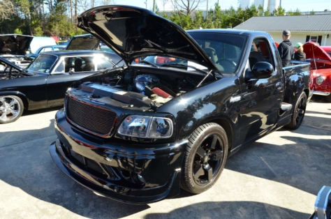 local-church-car-show-draws-strong-blue-oval-turnout-2018-04-06_02-12-48_644591