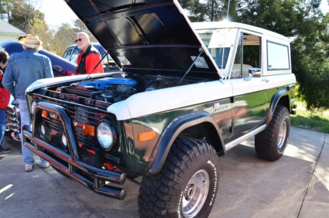 local-church-car-show-draws-strong-blue-oval-turnout-2018-04-06_02-14-06_743473