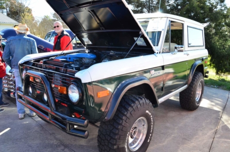 local-church-car-show-draws-strong-blue-oval-turnout-2018-04-06_02-14-16_895325
