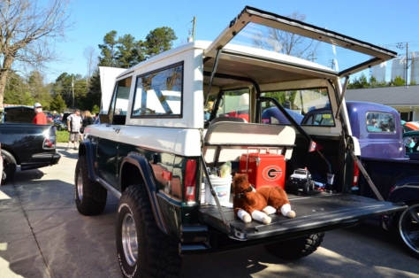 local-church-car-show-draws-strong-blue-oval-turnout-2018-04-06_02-14-47_539245