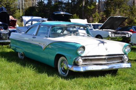 local-church-car-show-draws-strong-blue-oval-turnout-2018-04-06_02-22-17_932711