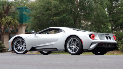 2017-ford-gt-heads-to-auction-in-indy-2018-05-16_02-32-59_945203