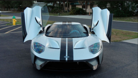 2017-ford-gt-heads-to-auction-in-indy-2018-05-16_02-33-20_879834