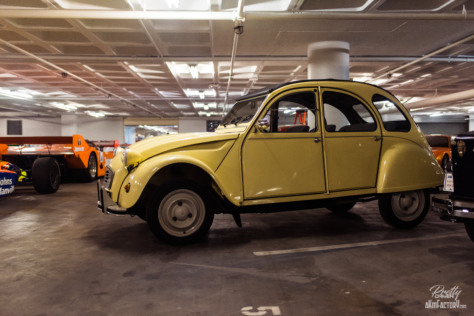 behind-the-scenes-the-vault-beneath-the-petersen-2018-05-29_23-00-57_071206