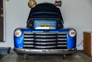 ManCravez: The Tool Box That Will Make Your Gearhead Friends Jealous