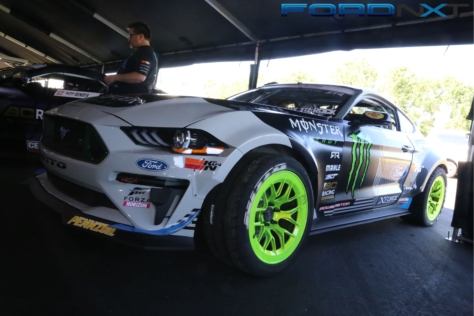 mustangs-fought-hard-at-formula-drifts-scorched-earth-in-orlando-2018-04-29_18-34-14_911178