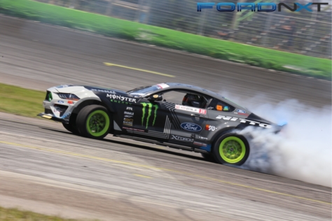 mustangs-fought-hard-at-formula-drifts-scorched-earth-in-orlando-2018-04-29_18-43-01_819224