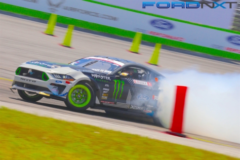 mustangs-fought-hard-at-formula-drifts-scorched-earth-in-orlando-2018-04-29_18-43-44_075544