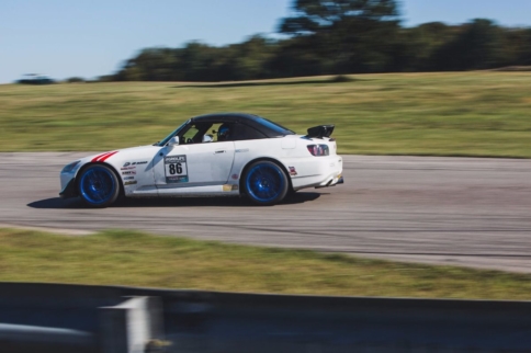 Video: Drifty S2000 Battles 991 Carrera S
