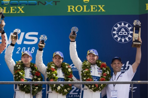 ford-gt-races-podium-24-hours-le-mans-2018-06-18_16-03-31_286875