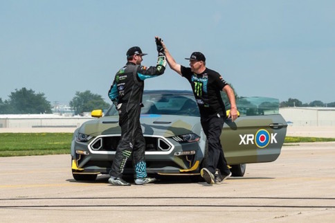 700HP Eagle Squadron Mustang Gathers Over $400,000 For Young Pilots