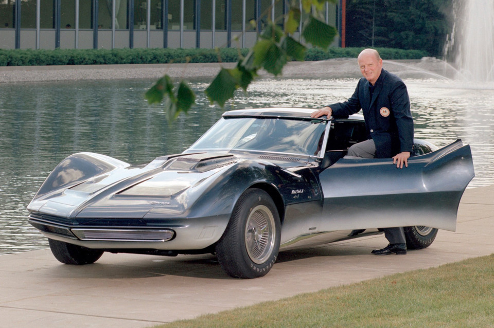 Bill Mitchell and the Mako Shark II