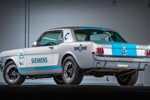 Self-Driving 1965 Mustang Attempts Goodwood Hillclimb