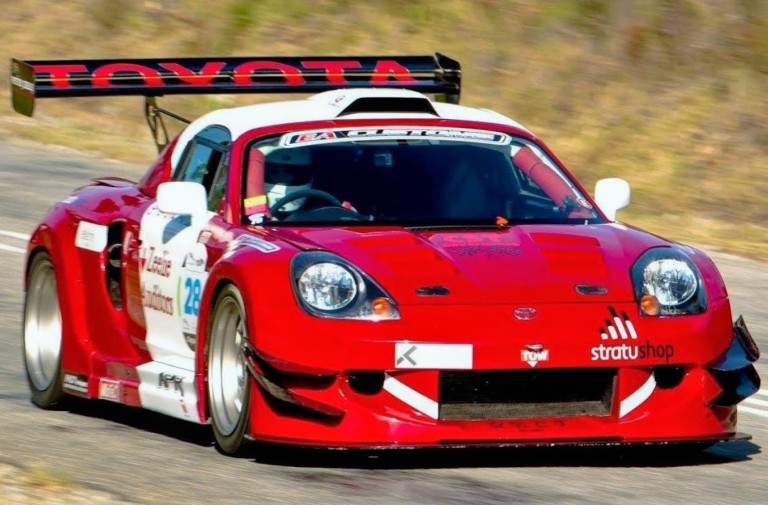 Video: 680-HP Toyota MR2 Spyder Hillclimbs In South Africa