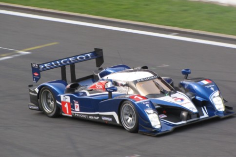 Video: Testing Peugeot's Diesel-Powered Le Mans Winner