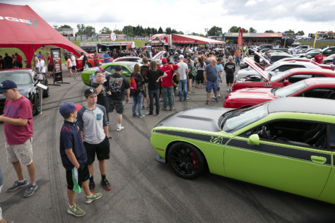 4th-annual-roadkill-nights-sees-street-legal-drag-racing-on-woodward-2018-08-14_22-46-38_436651