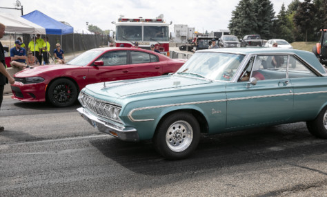 4th-annual-roadkill-nights-sees-street-legal-drag-racing-on-woodward-2018-08-14_22-49-08_119046