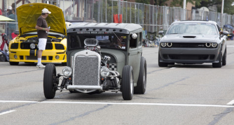 4th-annual-roadkill-nights-sees-street-legal-drag-racing-on-woodward-2018-08-14_22-49-21_339751