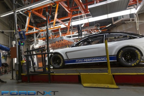 mustang-is-dressed-for-success-in-nascar-cup-series-racing-next-year-2018-08-09_17-04-12_694272