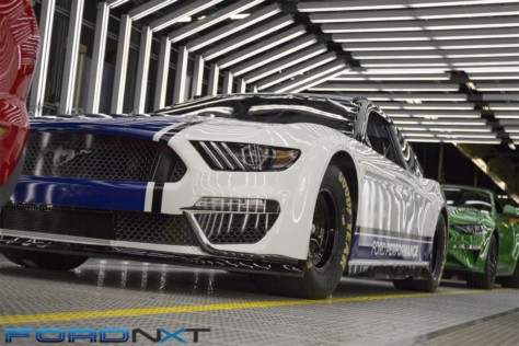 mustang-is-dressed-for-success-in-nascar-cup-series-racing-next-year-2018-08-09_17-04-30_516487