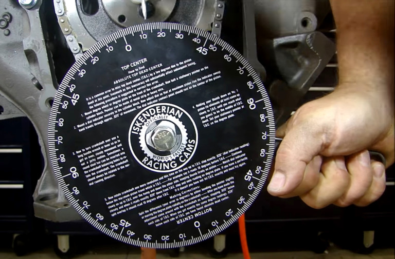 Quick Tech: Degreeing A Comp Cams Camshaft In A Mopar 440
