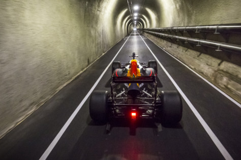 video-watch-this-f1-car-drive-across-america-2018-08-08_17-49-34_281097