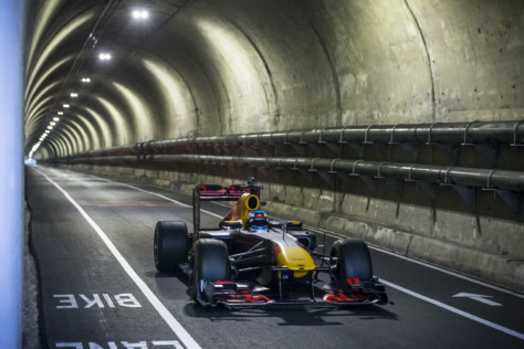 video-watch-this-f1-car-drive-across-america-2018-08-08_17-50-00_884087